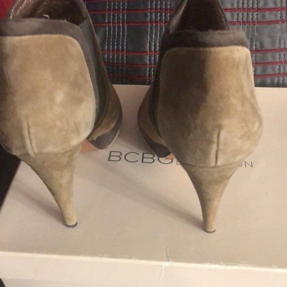BCBG brown and tan booties - Picture 3 of 4